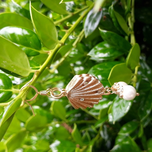 Sea Shell/ Drop Earrings/ Pear/ Rhinestone Detail/ Boho/ Bohemian - Picture 5 of 11